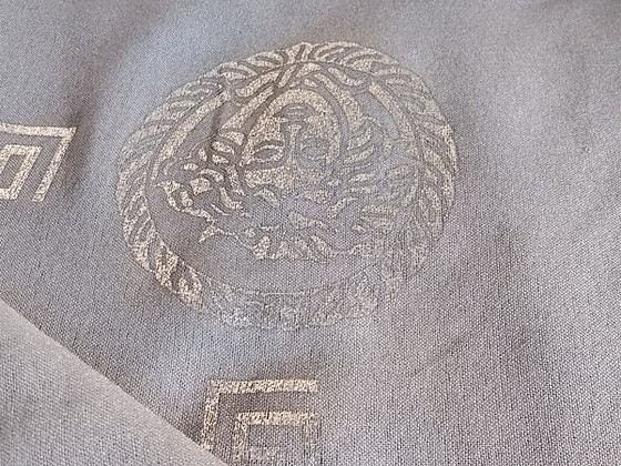 HOPEAN VÄRINEN KAULALIINA VERSACE KUVIOILLA