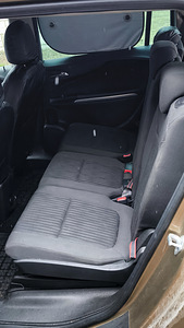 Opel Zafira (3 фото из 8)