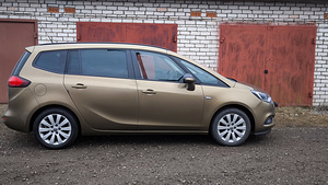 Opel Zafira (5 фото из 8)