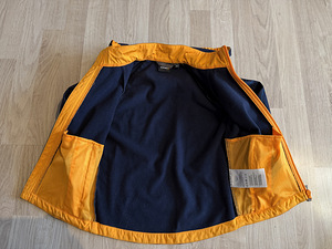 Детская куртка (3 фото из 5)