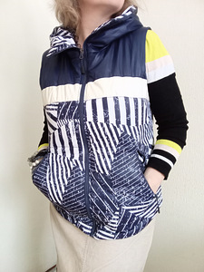 Naiste tepitud kapuutsiga vest Stayer (Marine Collection), r. (10 foto / 10)
