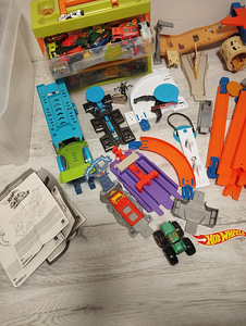 Треки и машины Hot Wheels (3 фото из 6)