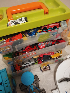 Треки и машины Hot Wheels (4 фото из 6)