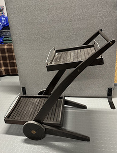 Сервировочный стол, барный стол, приставные столики (3 фото из 3)