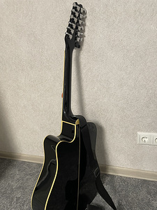 Продам 12-струнную гитару. (5 фото из 5)
