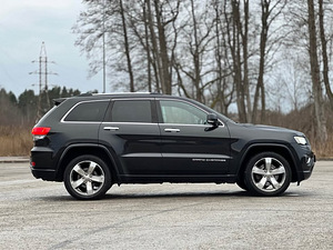 Jeep Grand Cherokee Overland Facelift (6 foto / 10)