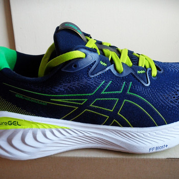 S.43-43.5(stm 27.5 sm)-ASICS Gel CUMULUS*25 running