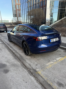 Tesla Model 3 - Performance (6 foto / 14)
