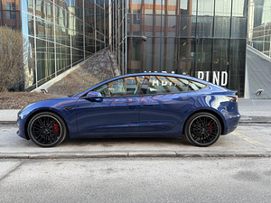Tesla Model 3 - Performance (7 foto / 14)