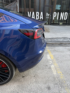 Tesla Model 3 - Performance (8 foto / 14)