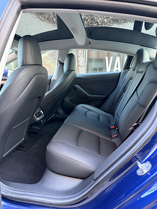 Tesla Model 3 - Performance (10 foto / 14)