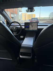 Tesla Model 3 - Performance (11 foto / 14)