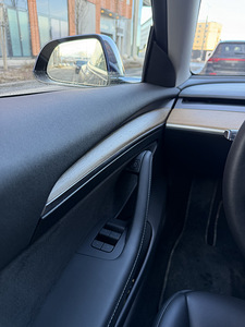 Tesla Model 3 - Performance (13 foto / 14)