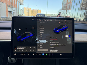 Tesla Model 3 - Performance (14 foto / 14)