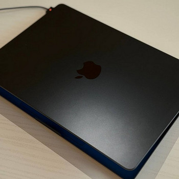 MacBook M3