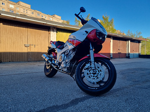 Yamaha TDM 850 4tx (2 foto / 8)
