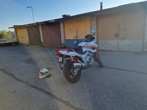 Yamaha TDM 850 4tx (6 foto / 8)