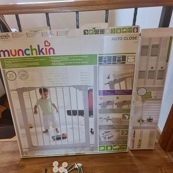 Munchkin защитные ворота +14 cm удленитель и Baby Dan Alma