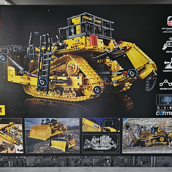 LEGO App-Controlled Cat® D11 Bulldozer