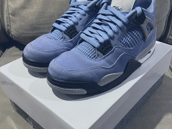 Jordan4 university blue