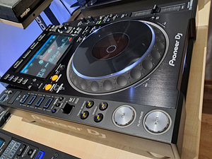 Pioneer DJ CDJ-2000NXS2 (4 фото из 6)