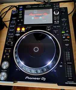 Pioneer DJ CDJ-2000NXS2 (1 фото из 6)