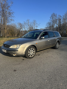 Ford Mondeo (2 фото из 12)