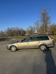 Ford Mondeo (3 фото из 12)