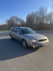 Ford Mondeo (8 фото из 12)