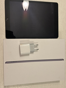 iPad 10.9 поколения (1 фото из 5)