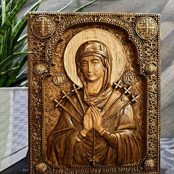 Икона Семистрельная Божия Матерь из дуба