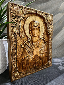 Икона Семистрельная Божия Матерь из дуба (2 фото из 10)