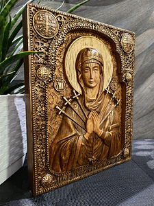 Икона Семистрельная Божия Матерь из дуба (7 фото из 10)