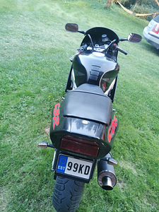 Honda CBR 900RR Fireblade (6 фото из 7)