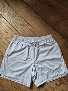 Nike (3 foto / 6)
