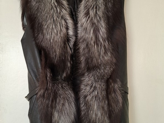 Nahast vest