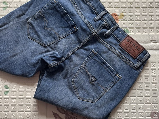 Джинсы Guess