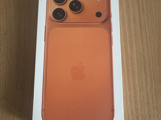 Apple iPhone 17 Pro 256GB Cosmic Orange