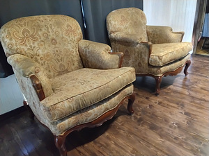 Два кресла (3 фото из 3)