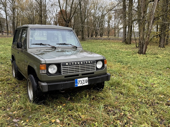 Mitsubishi Pajero 3-дверный (короткая база)