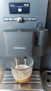 Кофемашина SIEMENS EQ.7 (4 фото из 7)