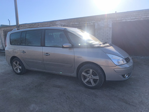 Renault Espace на запчасти (6 фото из 10)