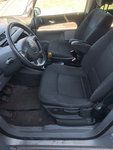 Renault Espace на запчасти (9 фото из 10)