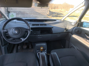 Renault Espace на запчасти (10 фото из 10)