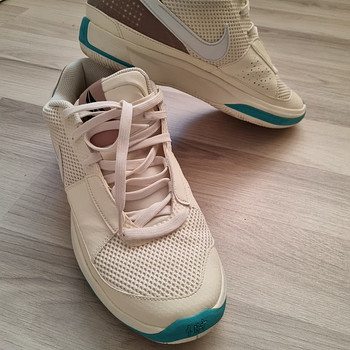 Nike tossud