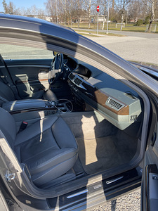 BMW 730 (9 фото из 10)