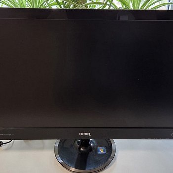 BenQ V2220H monitor — 21,5" Full HD