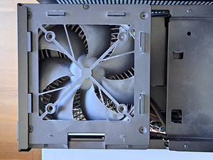 Корпус SilverStone SG08 mini-ITX с блоком питания 600W 80+ B (4 фото из 6)