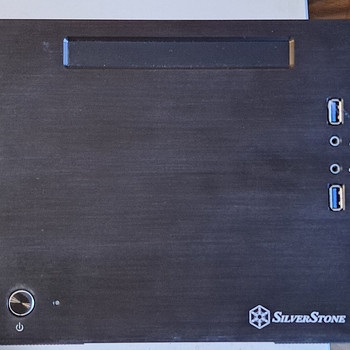 Корпус SilverStone SG08 mini-ITX с блоком питания 600W 80+ B