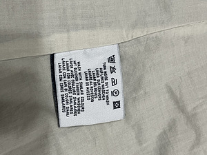 Женская куртка GANT (3 фото из 3)